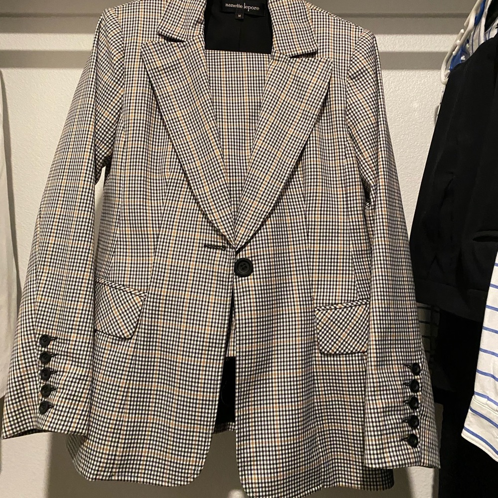 Good condition Suit Set Nanett